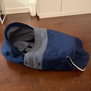 Excellent condition Babyzen Yo Yo newborn pack